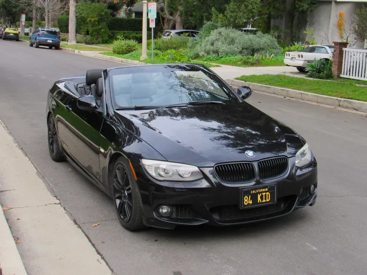 BLACK, 2011 BMW 3 SERIES Image 3