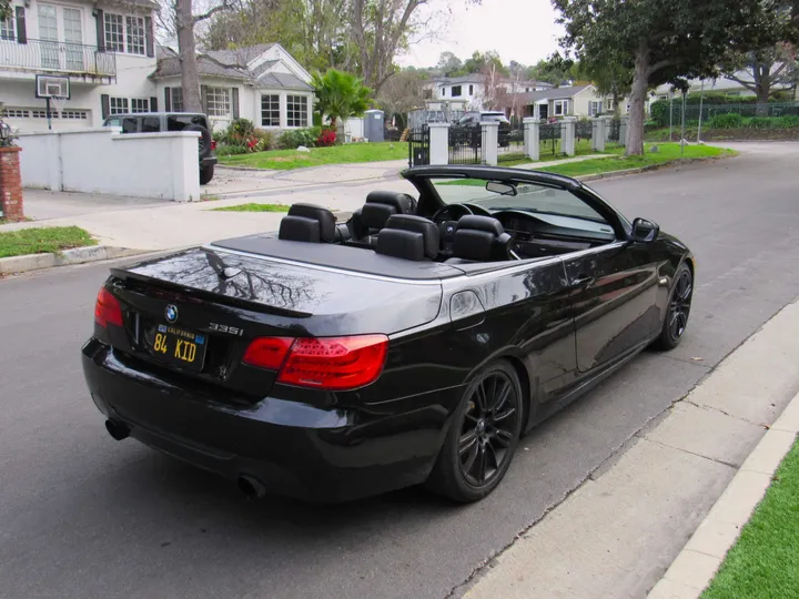 BLACK, 2011 BMW 3 SERIES Image 4