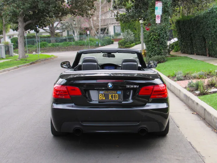 BLACK, 2011 BMW 3 SERIES Image 5