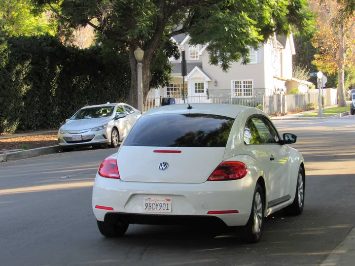 2015 VOLKSWAGEN BEETLE Image 4