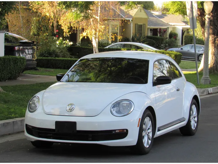 2015 VOLKSWAGEN BEETLE Image 1