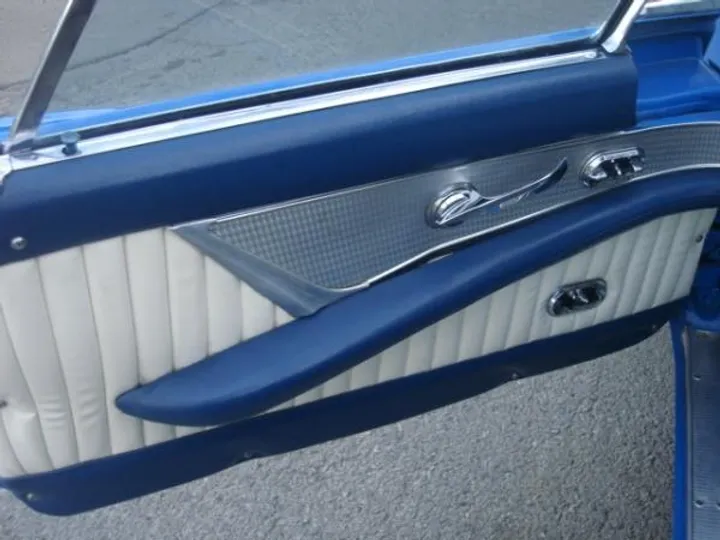 BLUE, 1957 FORD THUNDERBIRD Image 19