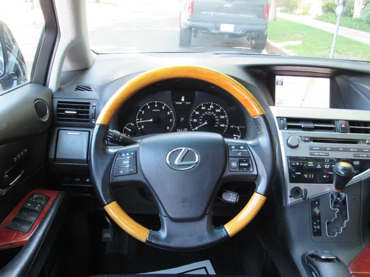 2011 LEXUS RX Image 20