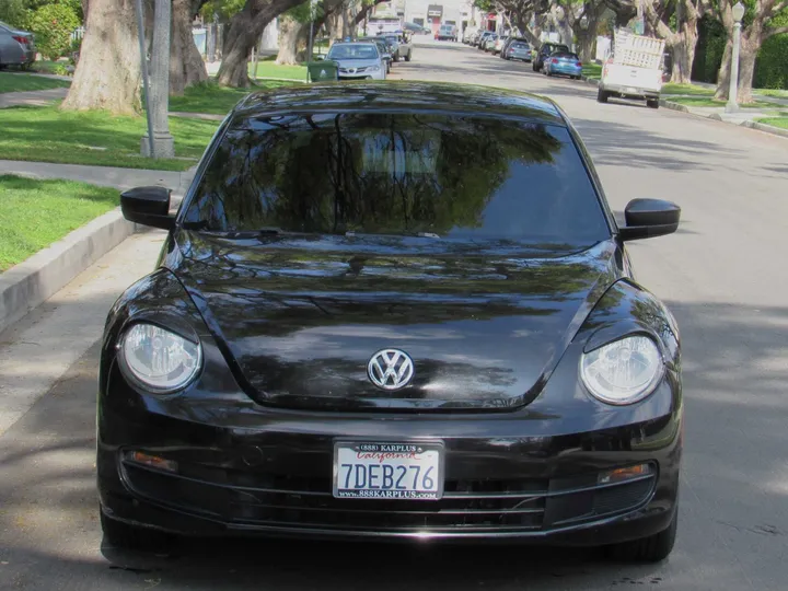 2014 VOLKSWAGEN BEETLE Image 2