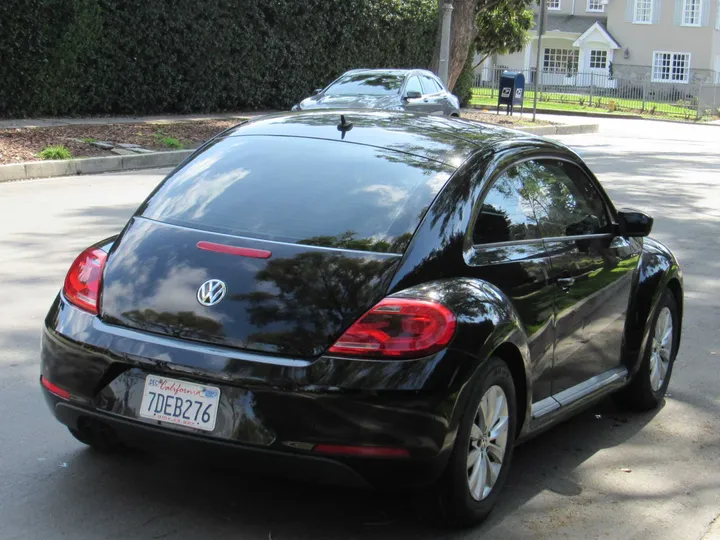 2014 VOLKSWAGEN BEETLE Image 4