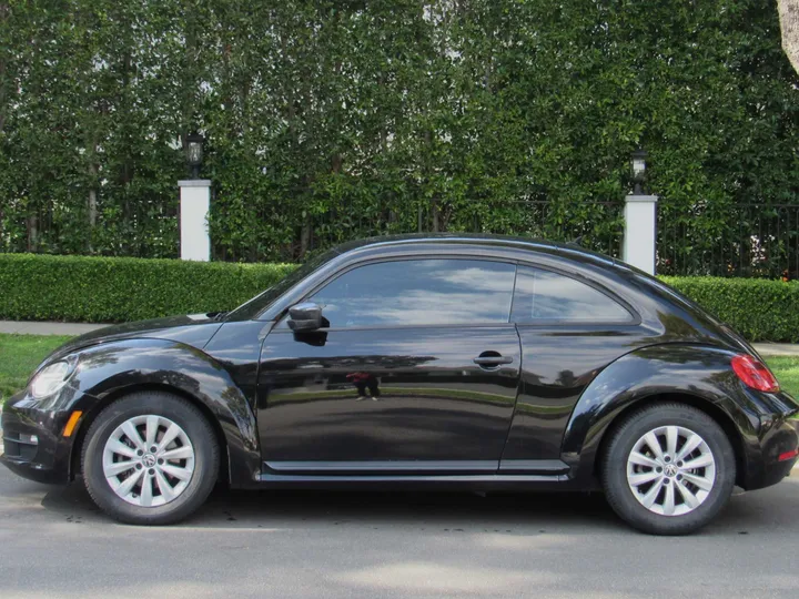 2014 VOLKSWAGEN BEETLE Image 8