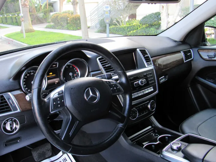 BLACK, 2015 MERCEDES-BENZ M-CLASS Image 8