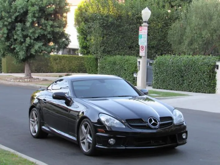 BLACK, 2011 MERCEDES-BENZ SLK-CLASS Image 3