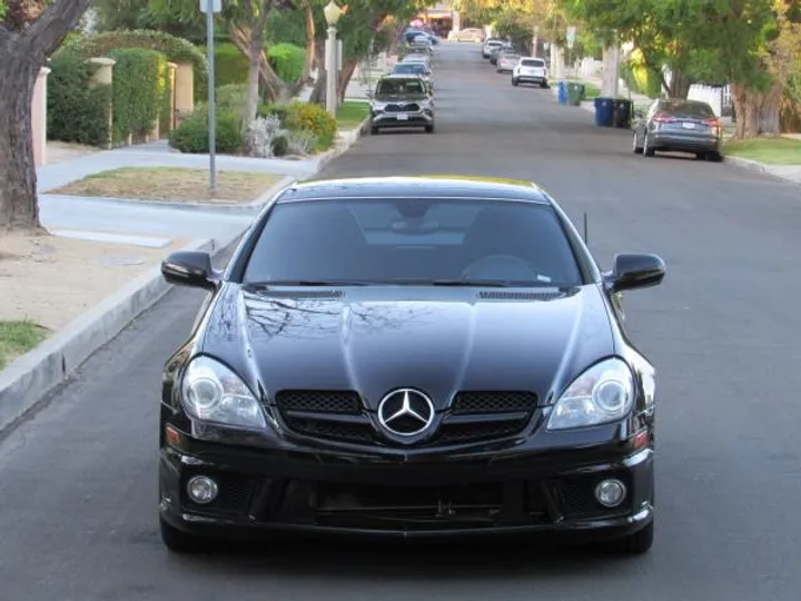 BLACK, 2011 MERCEDES-BENZ SLK-CLASS Image 2