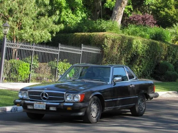 GRAY, 1986 MERCEDES-BENZ 560SL Image 1