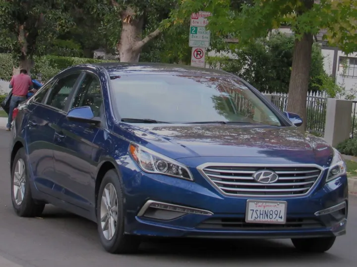 2015 HYUNDAI SONATA Image 3