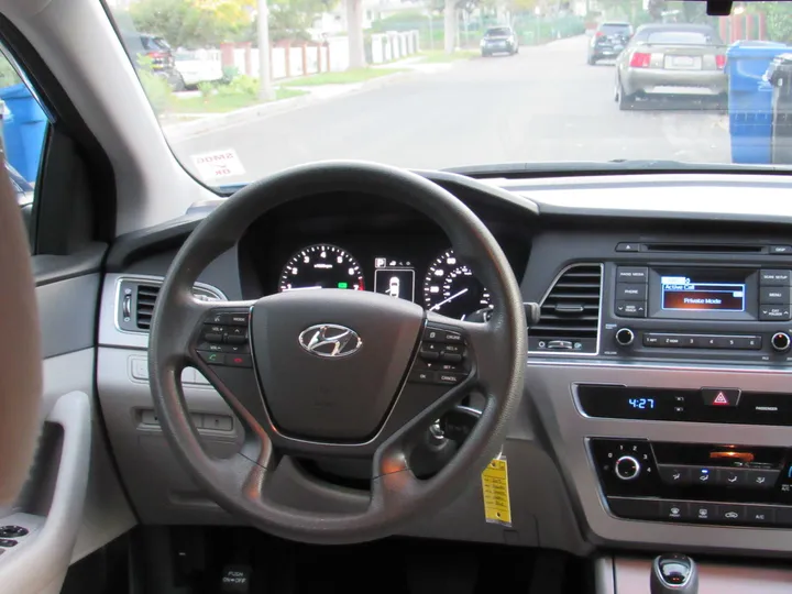 2015 HYUNDAI SONATA Image 20