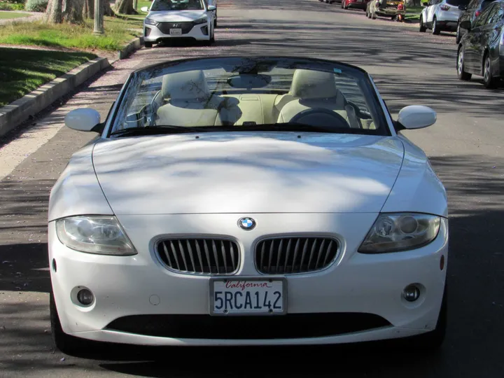 2005 BMW Z4 Image 3