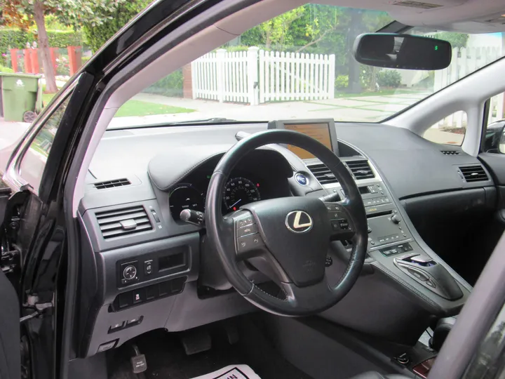 2010 LEXUS HS Image 12