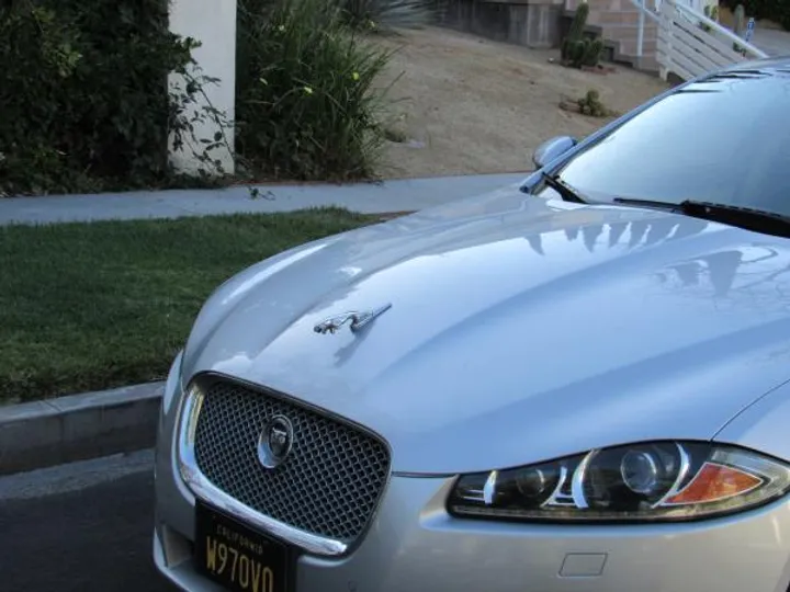 SILVER, 2013 JAGUAR XF Image 7