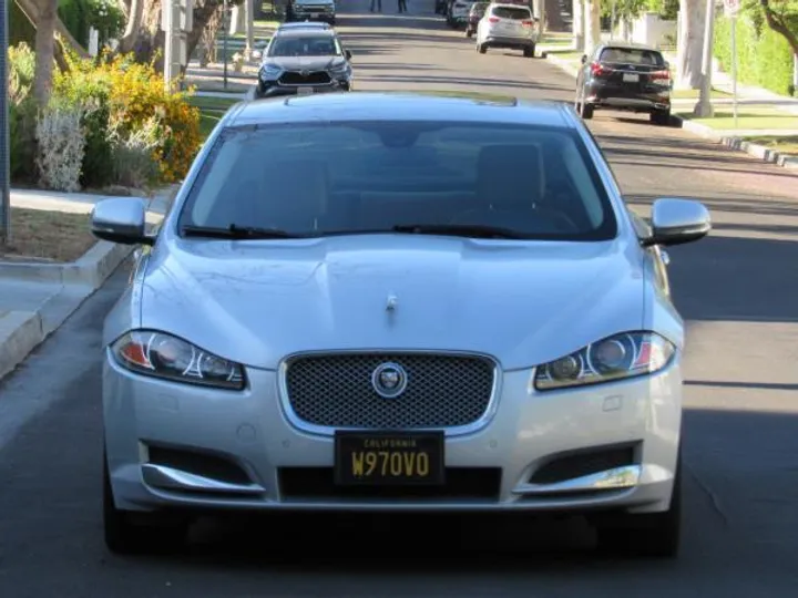 SILVER, 2013 JAGUAR XF Image 2