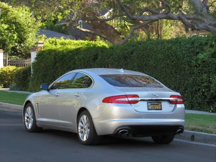 SILVER, 2013 JAGUAR XF Image 6