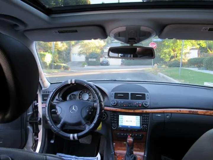 GRAY, 2006 MERCEDES-BENZ E-CLASS Image 16