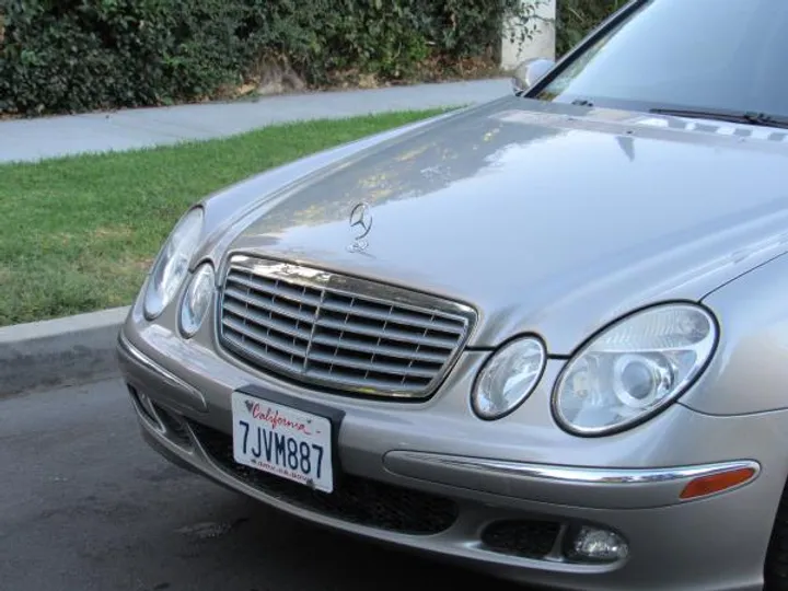 GRAY, 2006 MERCEDES-BENZ E-CLASS Image 8