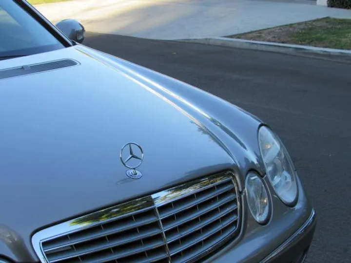 GRAY, 2006 MERCEDES-BENZ E-CLASS Image 9