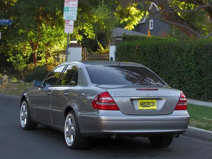 GRAY, 2006 MERCEDES-BENZ E-CLASS Image 6