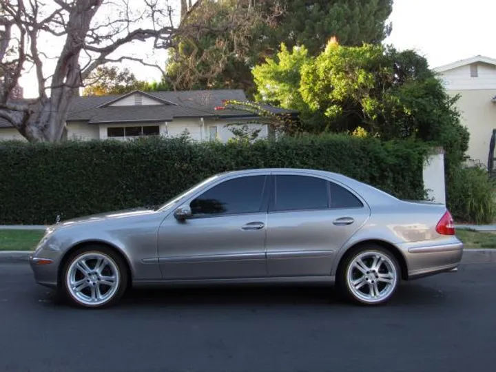 GRAY, 2006 MERCEDES-BENZ E-CLASS Image 7