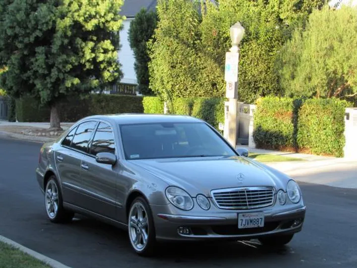 GRAY, 2006 MERCEDES-BENZ E-CLASS Image 3