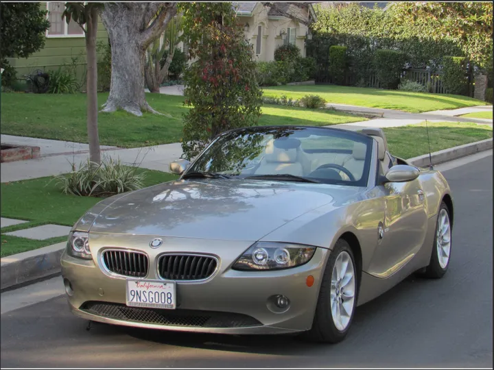 GOLD, 2005 BMW Z4 Image 1