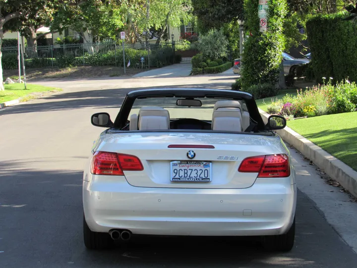 2013 BMW 3 SERIES Image 5