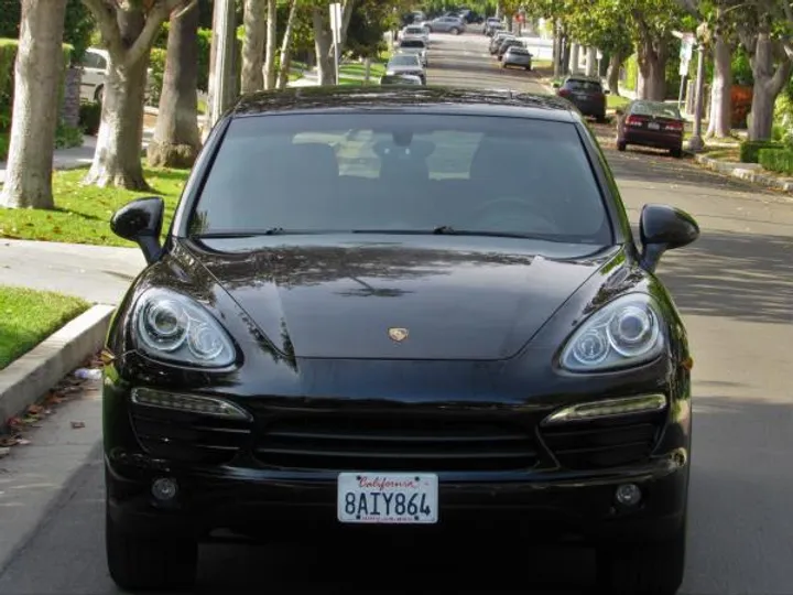 BLACK, 2014 PORSCHE CAYENNE Image 2