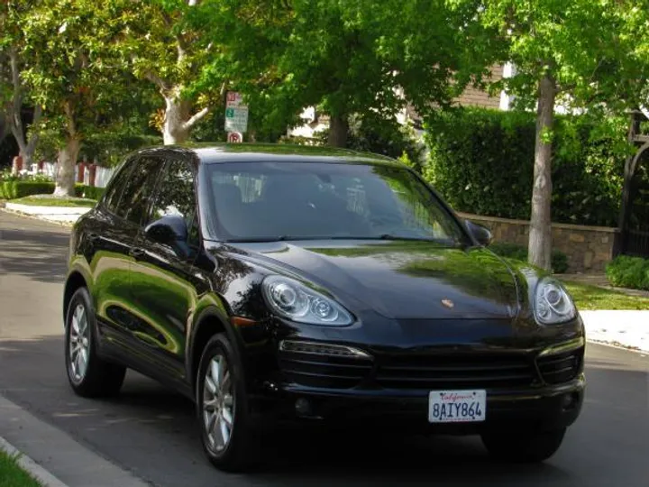 BLACK, 2014 PORSCHE CAYENNE Image 3