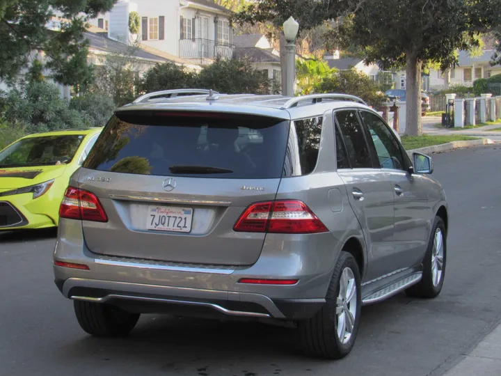 GREY, 2015 MERCEDES-BENZ M-CLASS Image 6