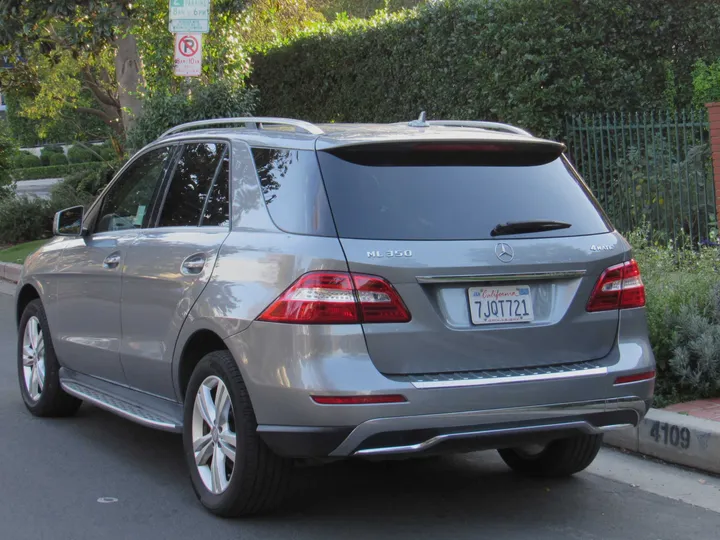 GREY, 2015 MERCEDES-BENZ M-CLASS Image 9