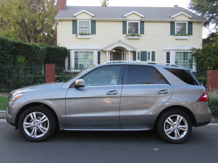 GREY, 2015 MERCEDES-BENZ M-CLASS Image 11