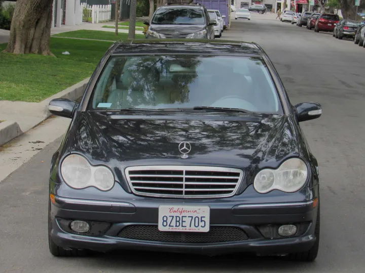 2005 MERCEDES-BENZ C-CLASS Image 2