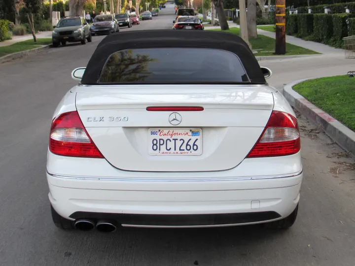 WHITE, 2009 MERCEDES-BENZ CLK-CLASS Image 14