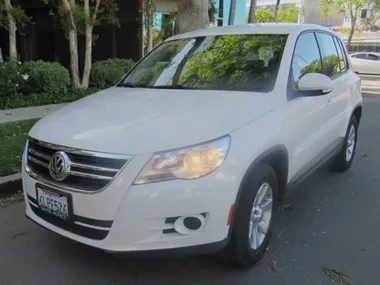 2010 VOLKSWAGEN TIGUAN Image 