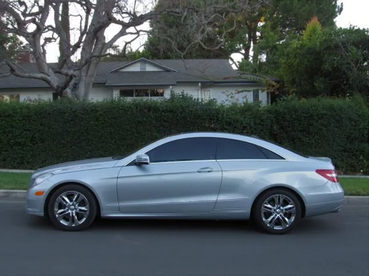 SILVER, 2011 MERCEDES-BENZ E-CLASS Image 9