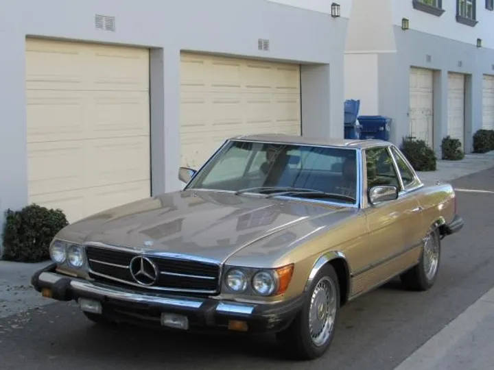 GOLD, 1981 MERCEDES-BENZ 380SL Image 1