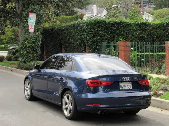 2015 AUDI A3 Image 9