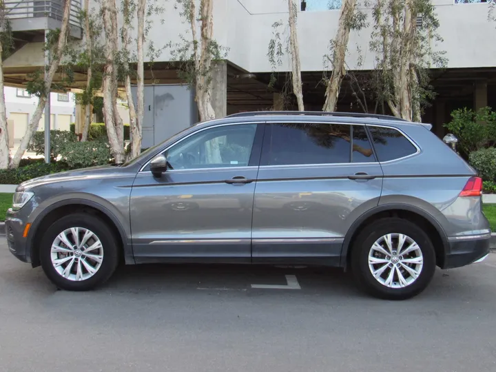 GRAY, 2018 VOLKSWAGEN TIGUAN Image 6