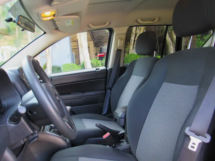 BLACK, 2012 JEEP COMPASS Image 8