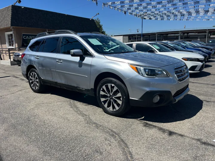 SILVER, 2017 SUBARU OUTBACK 2.5I LIMITED Image 2