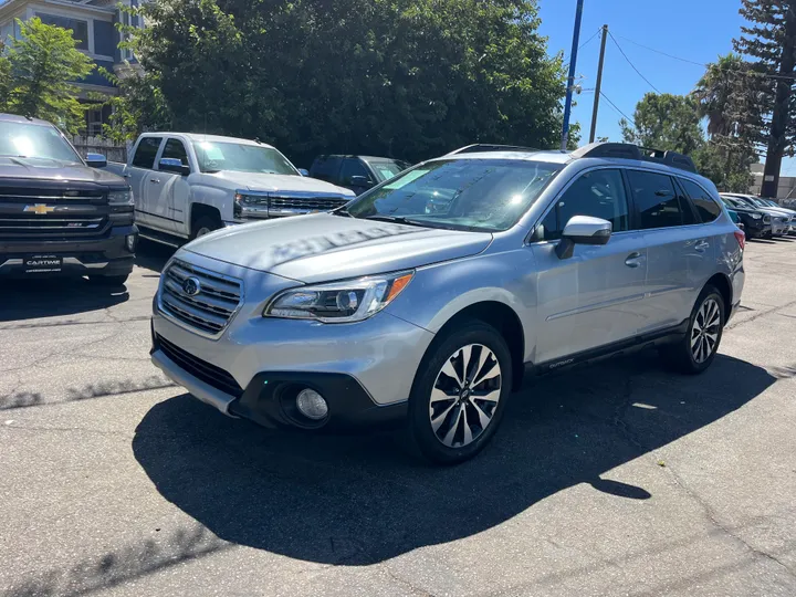 SILVER, 2017 SUBARU OUTBACK 2.5I LIMITED Image 5