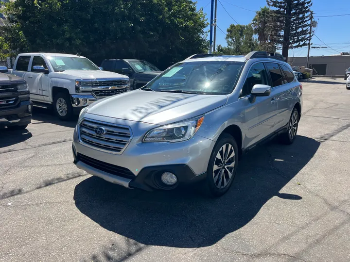 SILVER, 2017 SUBARU OUTBACK 2.5I LIMITED Image 6