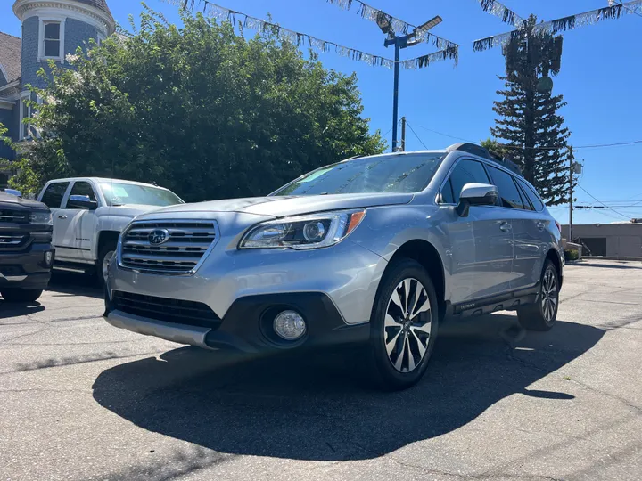 SILVER, 2017 SUBARU OUTBACK 2.5I LIMITED Image 10