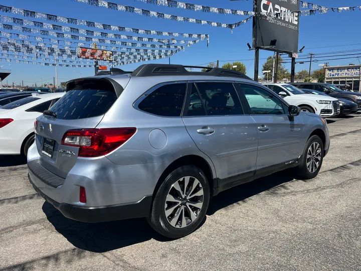 SILVER, 2017 SUBARU OUTBACK 2.5I LIMITED Image 12