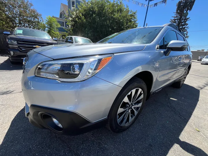 SILVER, 2017 SUBARU OUTBACK 2.5I LIMITED Image 17