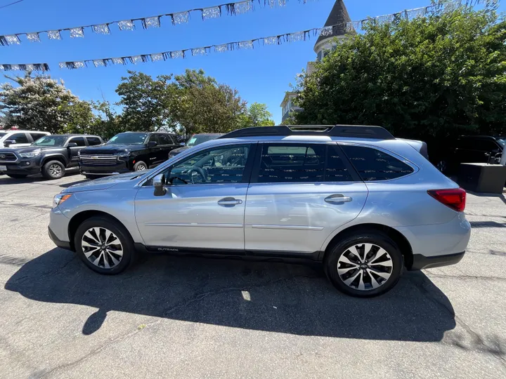 SILVER, 2017 SUBARU OUTBACK 2.5I LIMITED Image 18