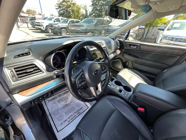 SILVER, 2017 SUBARU OUTBACK 2.5I LIMITED Image 40